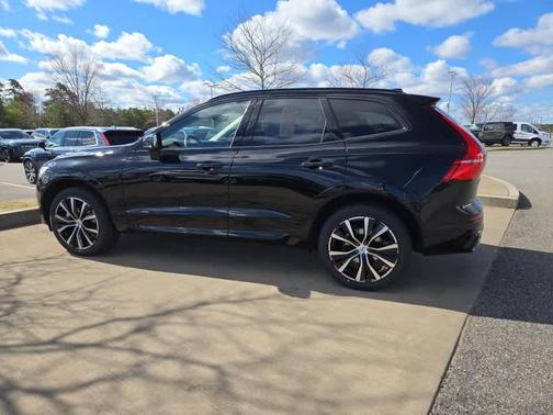 2025 Volvo XC60 B5 Plus