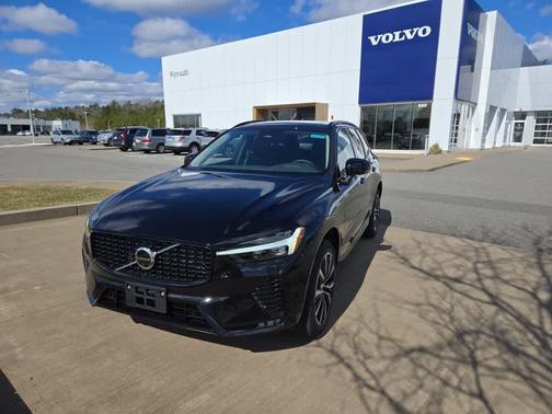 2025 Volvo XC60 B5 Plus