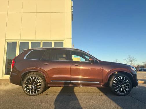 2025 Volvo XC90 Plug-In Hybrid T8 Ultra 6-Seater