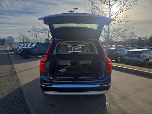 2022 Volvo XC90 T6 Inscription 6 Passenger