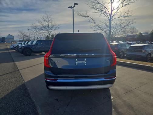 2022 Volvo XC90 T6 Inscription 6 Passenger