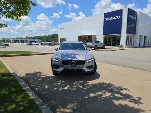 Silver 2026 Volvo V60 Cross Country B5 Ultra