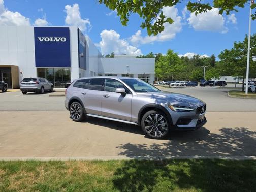 Silver 2026 Volvo V60 Cross Country B5 Ultra