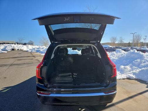 2025 Volvo XC90 B6 Plus 7-Seater