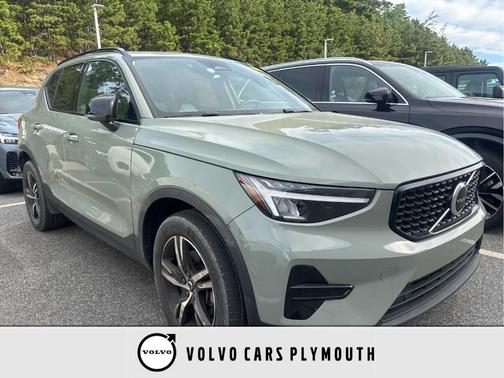 Sage Green Metallic 2024 Volvo XC40 CORE THEME