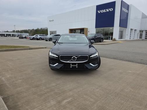 Black Stone 2022 Volvo S60 B5 Inscription