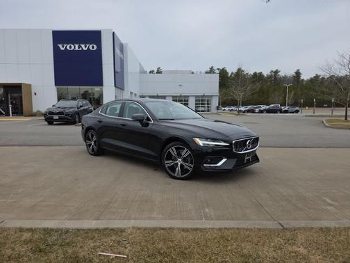 Black Stone 2022 Volvo S60 B5 Inscription