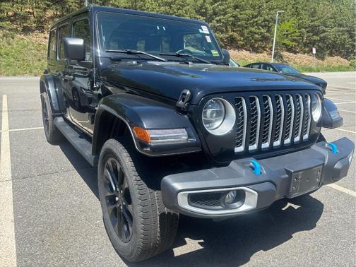 Black Clearcoat 2022 Jeep Wrangler Unlimited 4xe Sahara