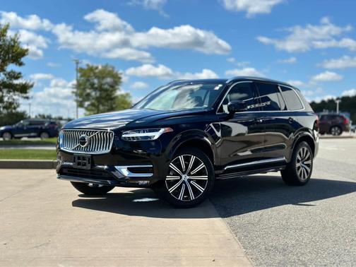 2024 Volvo XC90 B5 Core Bright Theme