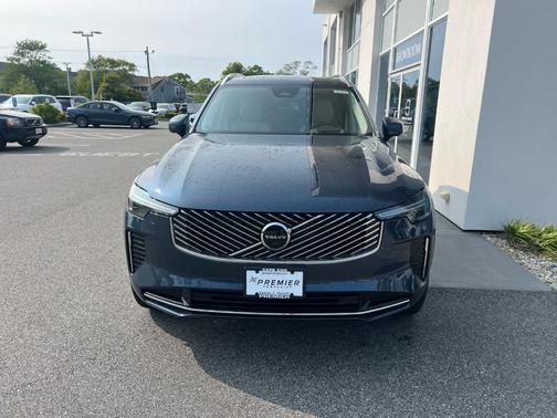 2025 Volvo XC90 B6 Ultra