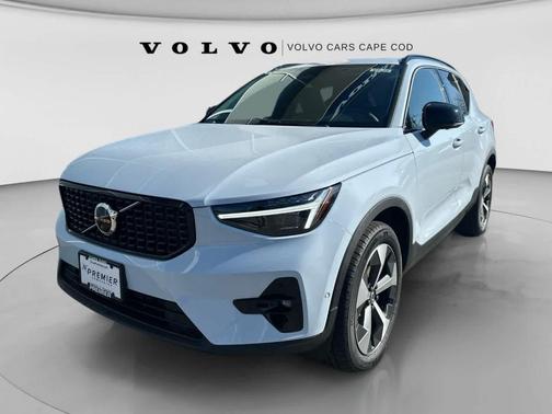 Cloud 9 White 2026 Volvo XC40 B5 Plus