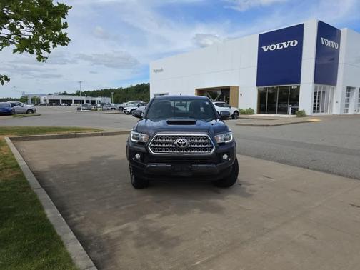 Magnetic Gray Metallic 2016 Toyota Tacoma TRD Sport