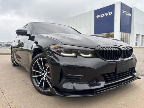 Black Sapphire Metallic 2020 BMW 330 i xDrive