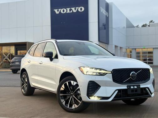 2026 Volvo XC60 B5 Plus