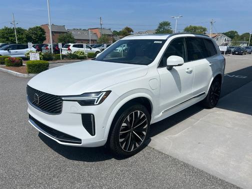 2025 Volvo XC90 Plug-In Hybrid T8 Ultra 7-Seater