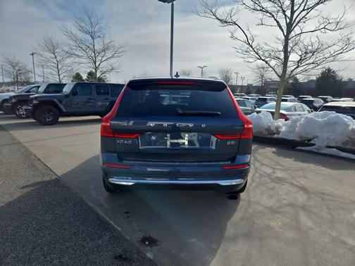 2023 Volvo XC60 B5 Plus Bright Theme
