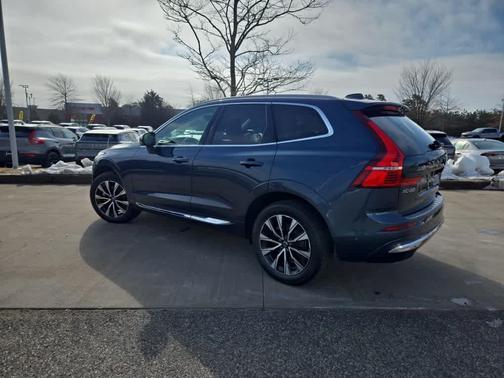 2023 Volvo XC60 B5 Plus Bright Theme