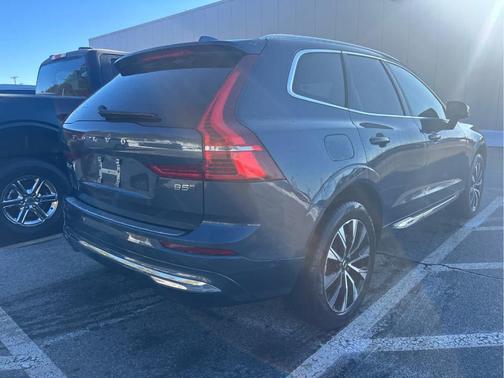 2023 Volvo XC60 B5 Plus Bright Theme