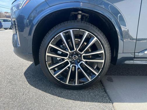2025 Volvo XC90 PLUS