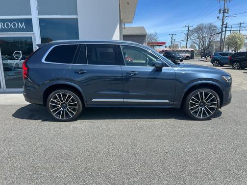 2025 Volvo XC90 PLUS