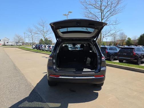 Metallic 2023 Jeep Grand Cherokee 4xe Base