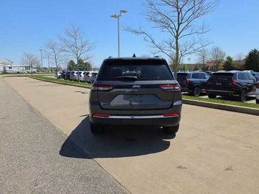 Metallic 2023 Jeep Grand Cherokee 4xe Base