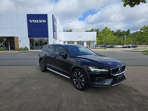 2020 Volvo V60 Cross Country T5