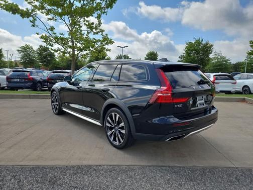 2020 Volvo V60 Cross Country T5