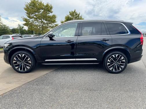2025 Volvo XC90 B6 Plus 7-Seater