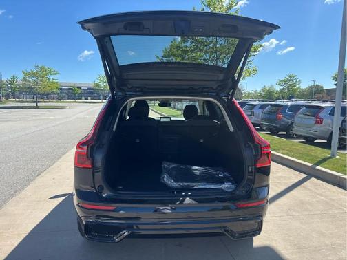 Onyx Black 2026 Volvo XC60 B5 Core