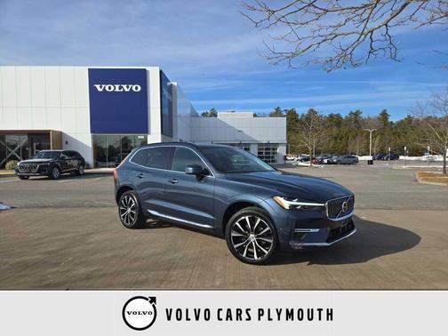 2023 Volvo XC60 B5 Plus Dark Theme
