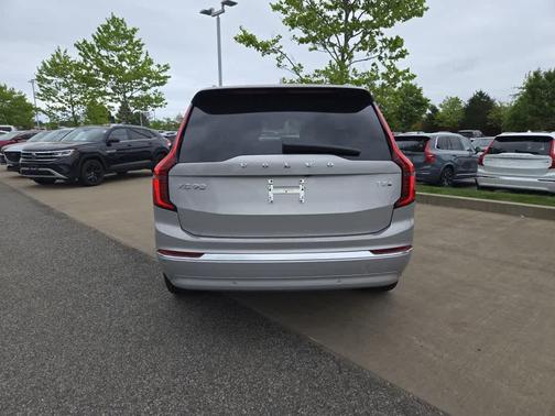 2025 Volvo XC90 Plug-In Hybrid T8 Plus 6-Seater
