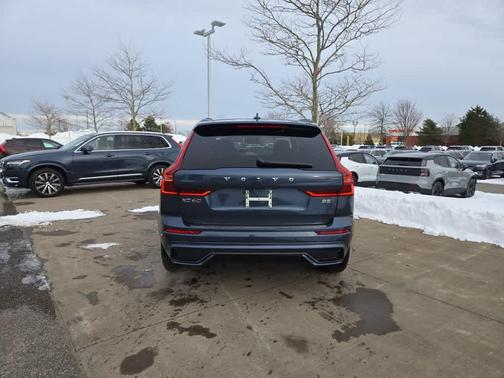 2026 Volvo XC60 B5 Plus