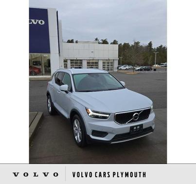 2020 Volvo XC40 T5 Momentum