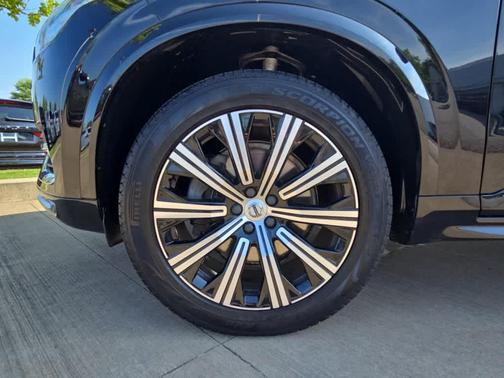 2024 Volvo XC90 B5 Core Bright Theme