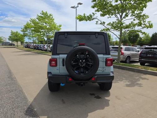 Earl Clearcoat 2023 Jeep Wrangler 4xe Sahara