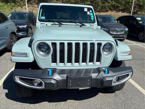 Earl Clearcoat 2023 Jeep Wrangler 4xe Sahara