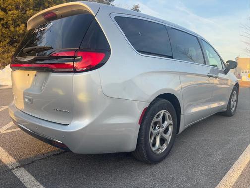 2024 Chrysler Pacifica Limited