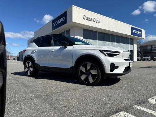 Crystal White Pearl 2026 Volvo EX40 Single Motor Extended Range Plus