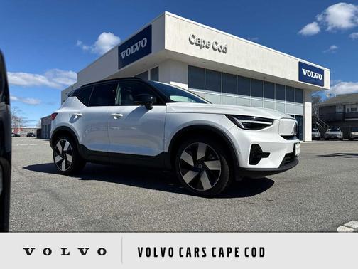 Crystal White Pearl 2026 Volvo EX40 Single Motor Extended Range Plus