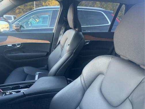 2023 Volvo XC90 B6 Plus 7-Seater