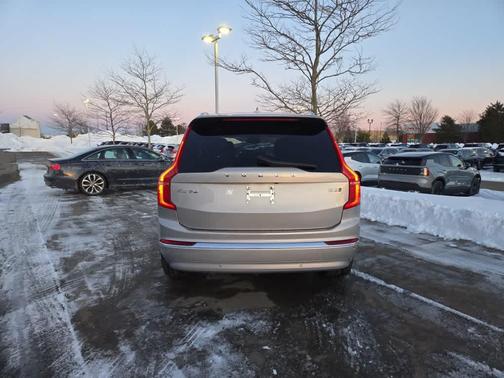 2023 Volvo XC90 B6 Plus 7-Seater