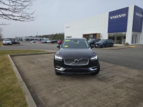 2025 Volvo XC90 B5 Core