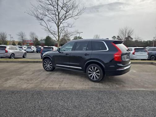 2025 Volvo XC90 B5 Core