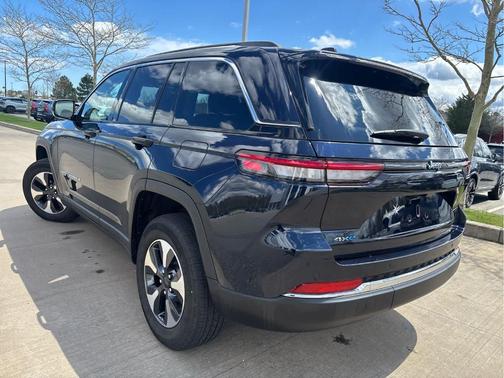 Midnight Sky 2023 Jeep Grand Cherokee 4xe Base