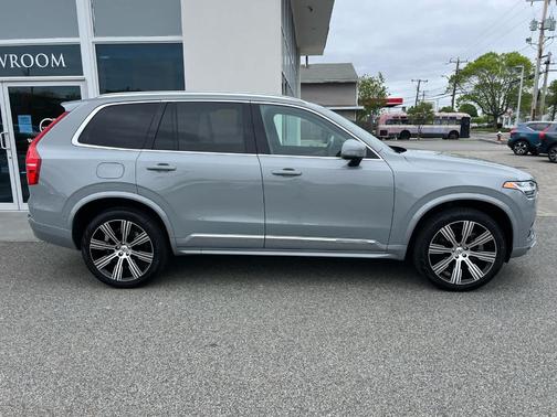 2024 Volvo XC90 Recharge Plug-In Hybrid T8 Ultimate Bright Theme 7-Seater