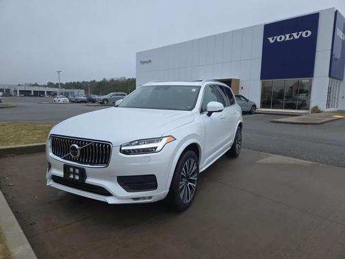 2022 Volvo XC90 T6 Momentum 7 Passenger