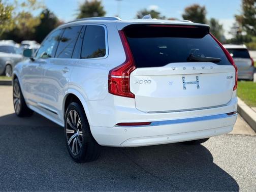 2024 Volvo XC90 B5 Core Bright Theme
