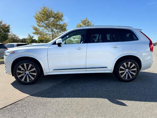 2024 Volvo XC90 B5 Core Bright Theme