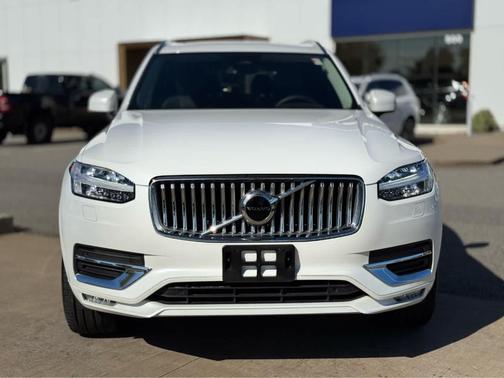 2024 Volvo XC90 B5 Core Bright Theme